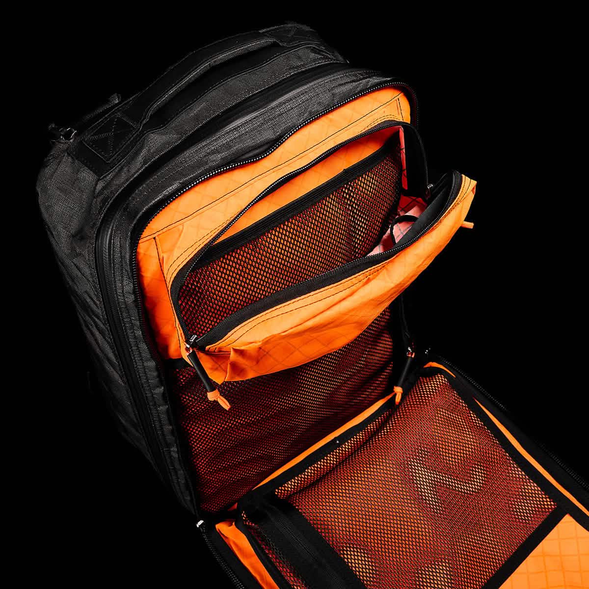 GR2 USA x Carryology - Ultra Black