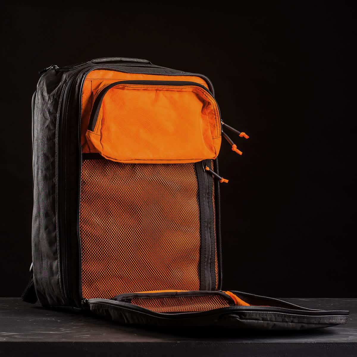 GR2 USA x Carryology - Ultra Black