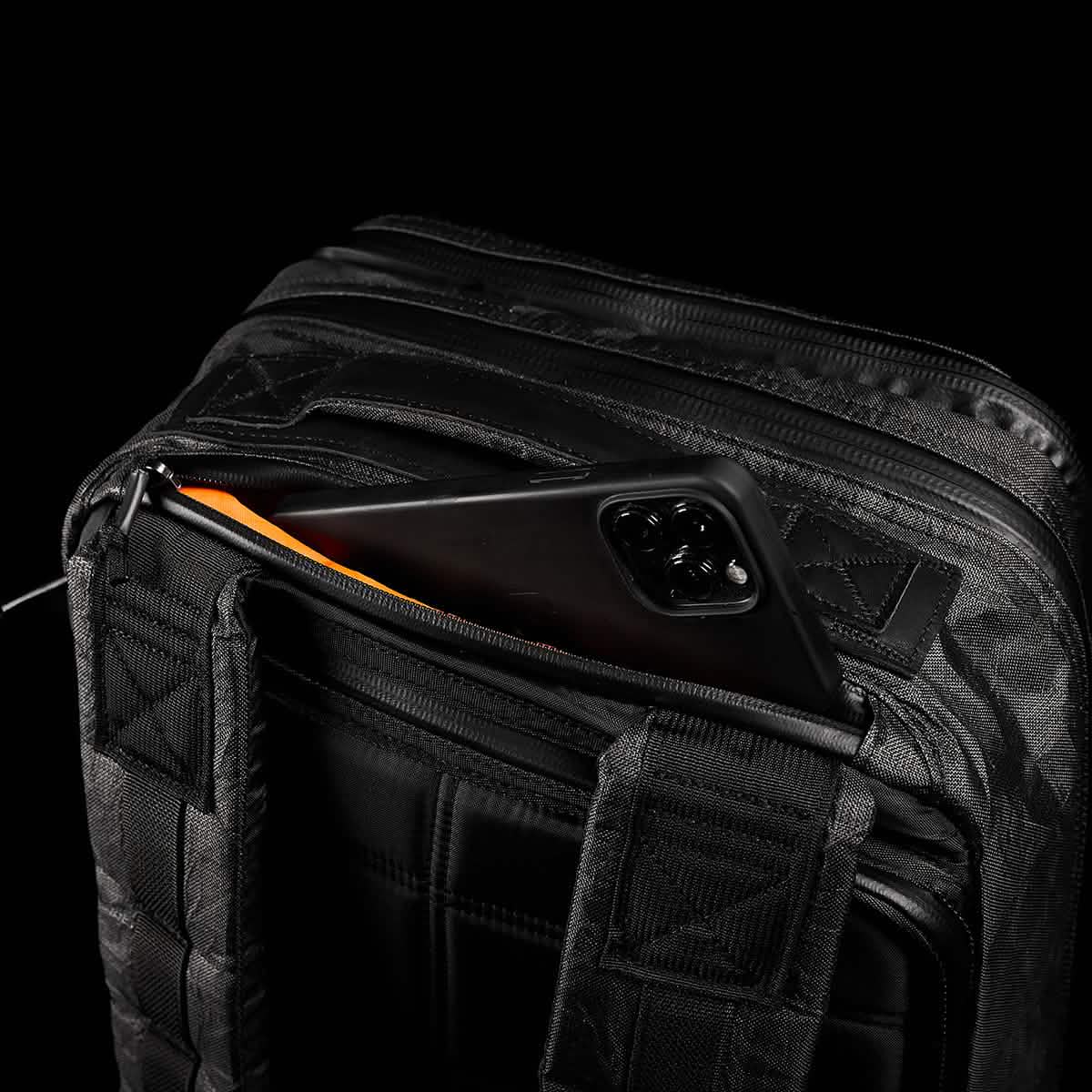 GR2 USA x Carryology - Ultra Black